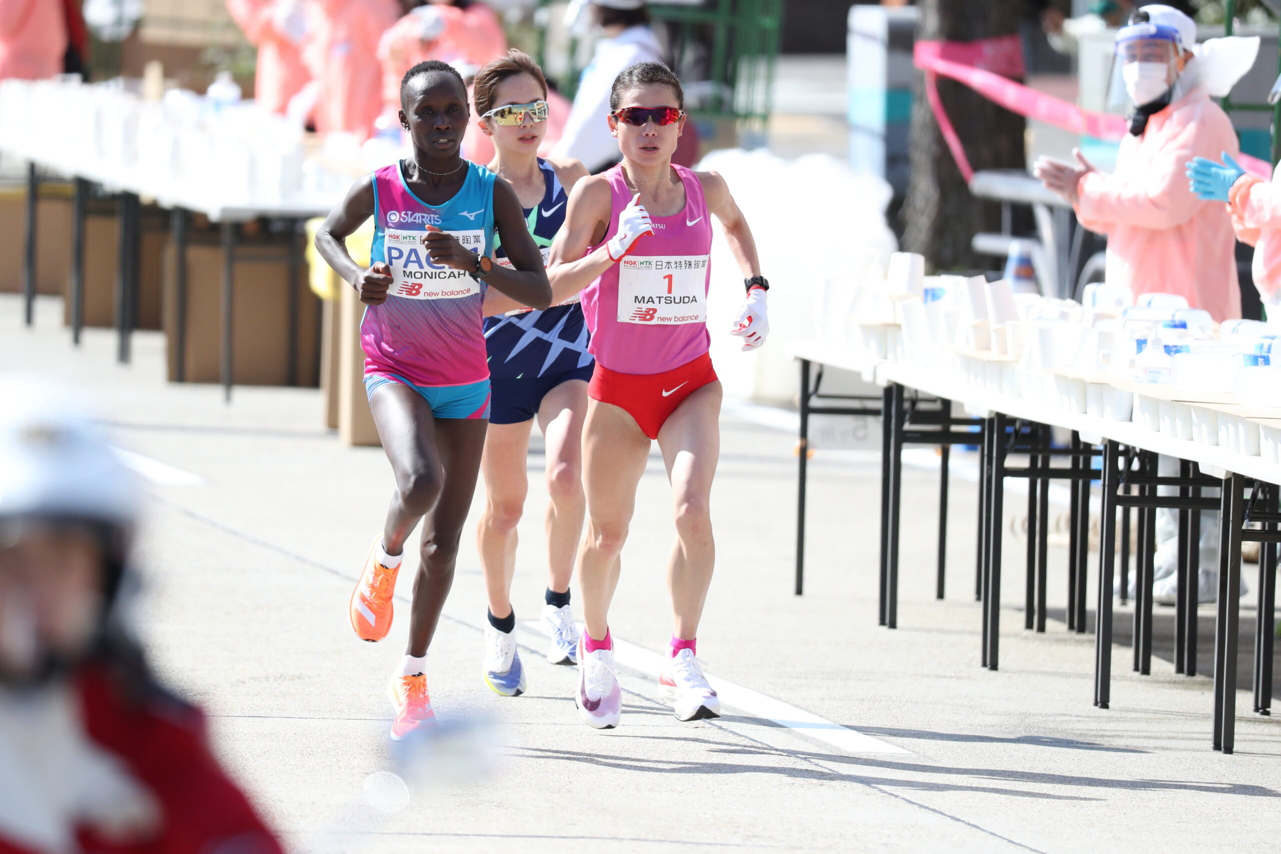 強風の中、松田が自己2番目の２時間21分51秒で涙の優勝！／名古屋ウィメンズマラソン