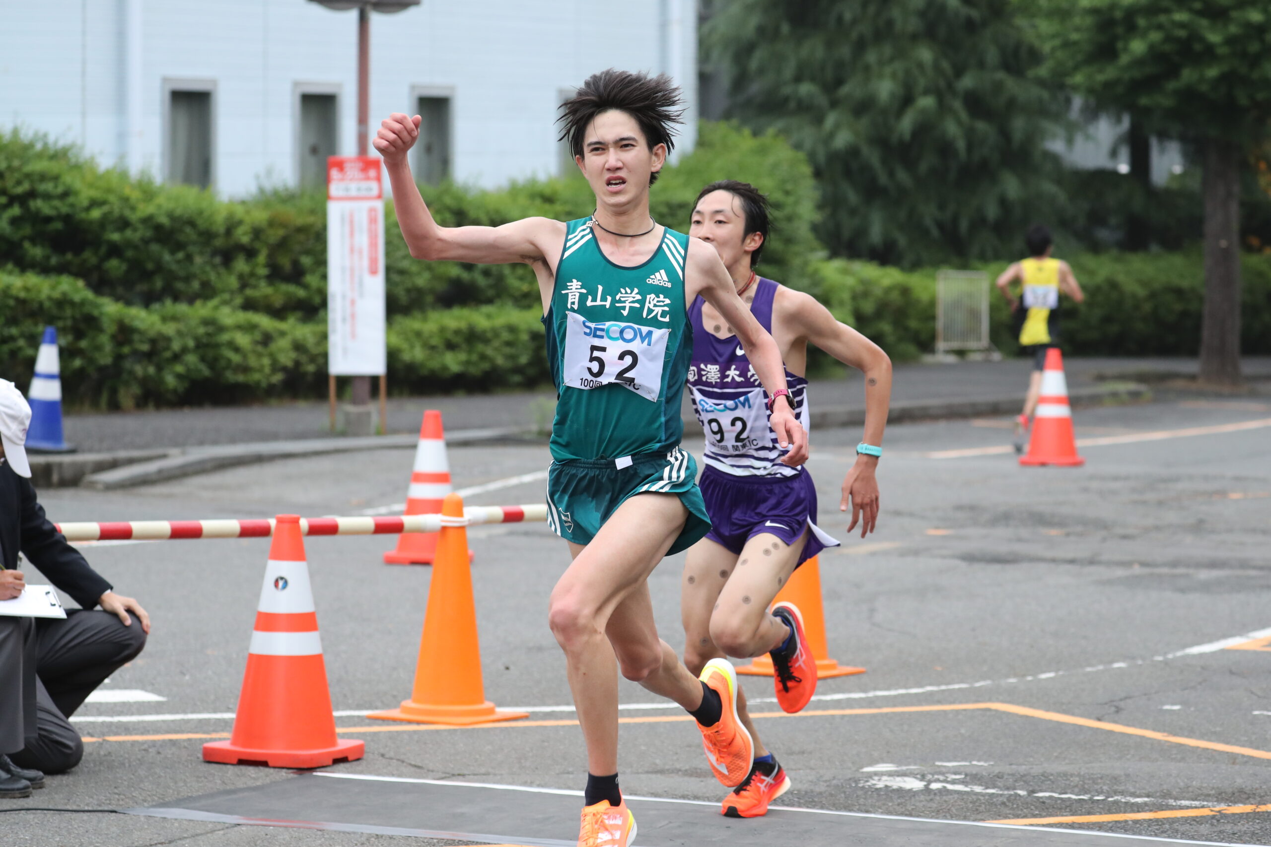 2部ハーフは青学大の西久保遼が初優勝！「ライバル校に負けるわけにはいかないと思った」／関東IC