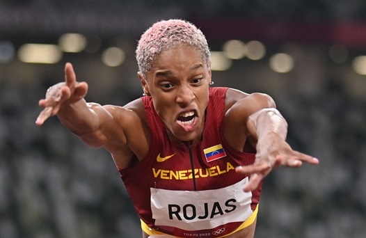 女子三段跳ロハス15ｍ67！26年ぶり世界新！新国立競技場最初の世界記録