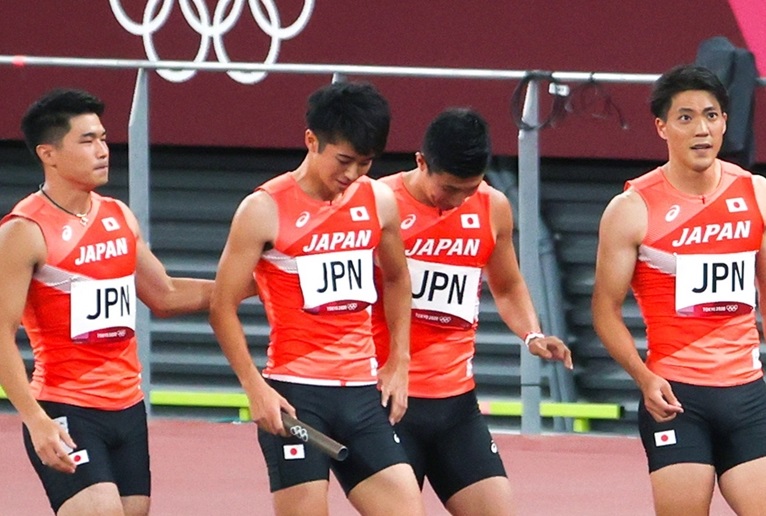 メダル目指し攻めたバトンでミスに涙 リレー侍の東京五輪幕切れ「国旗をこの舞台で揚げたかった」