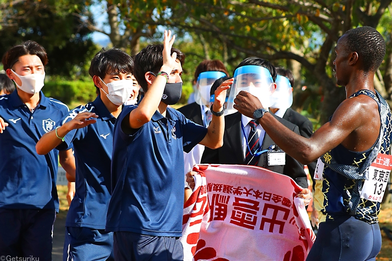 【出雲駅伝】3区で日本人トップの区間2位と好走！ 東京国際大初Vの立役者・丹所健「全日本、箱根では区間賞を」