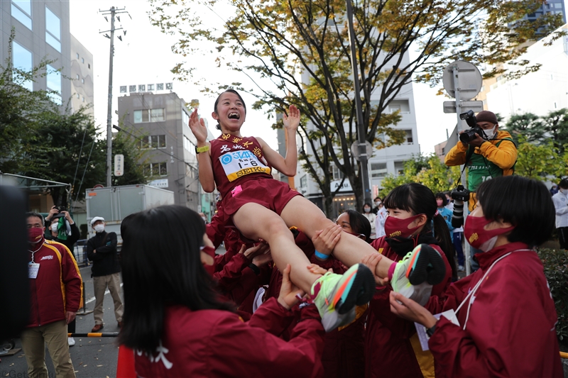 女王・名城大が盤石の5連覇 4年生が牽引した区間賞5・区間新3の圧巻リレー／全日本大学女子駅伝