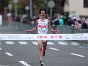 福岡国際マラソンの招待選手・木村慎が右膝を痛めて欠場