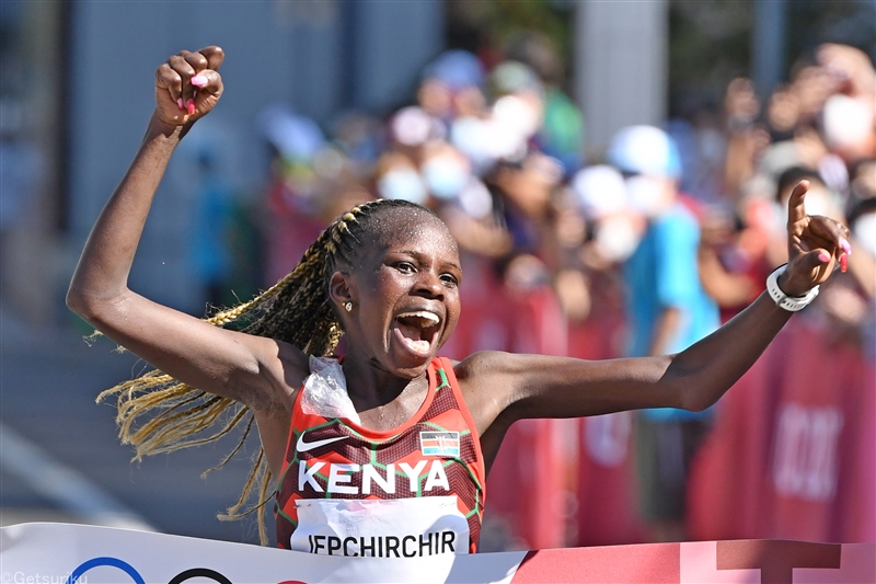 ジェプチルチル2時間16分16秒！アセファ2時間16分23秒、4位までが女子単独レース世界新の超高速バトル／ロンドン・マラソン