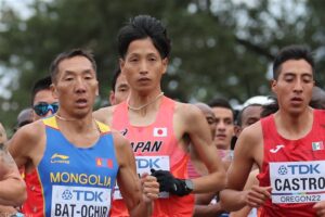 西山雄介が世界選手権日本人最高タイムの2時間8分36秒で13位と健闘／世界陸上