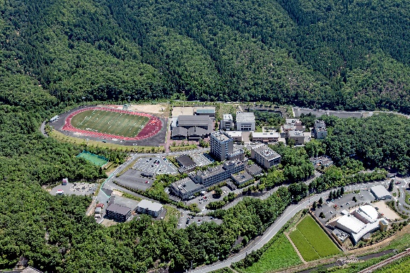 明治国際医療大学「スポーツ×医療」どちらも挑戦して、将来の夢をかなえる／PR