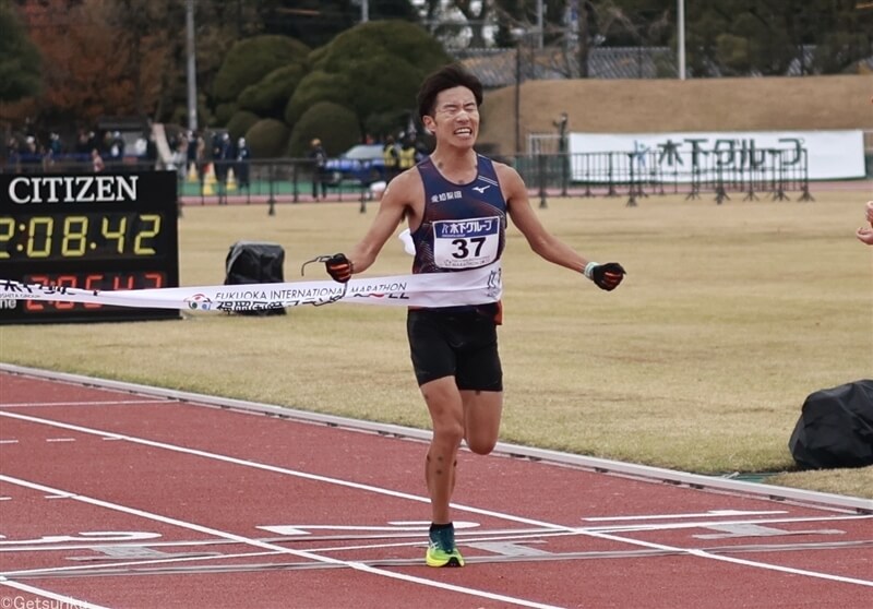 新装の福岡国際マラソン 日本人トップは“箱根山下りの達人”秋山清仁「今までやってきて良かった」4人がMGC獲得、優勝はテフェリ