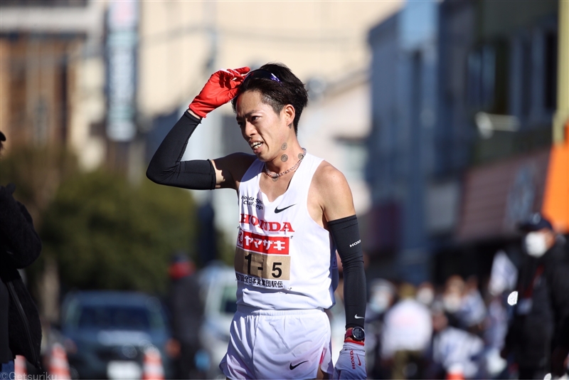 青木涼真が男子1マイルで室内日本歴代2位3分56秒28！米国合宿中に飯澤千翔の室内日本記録に接近！