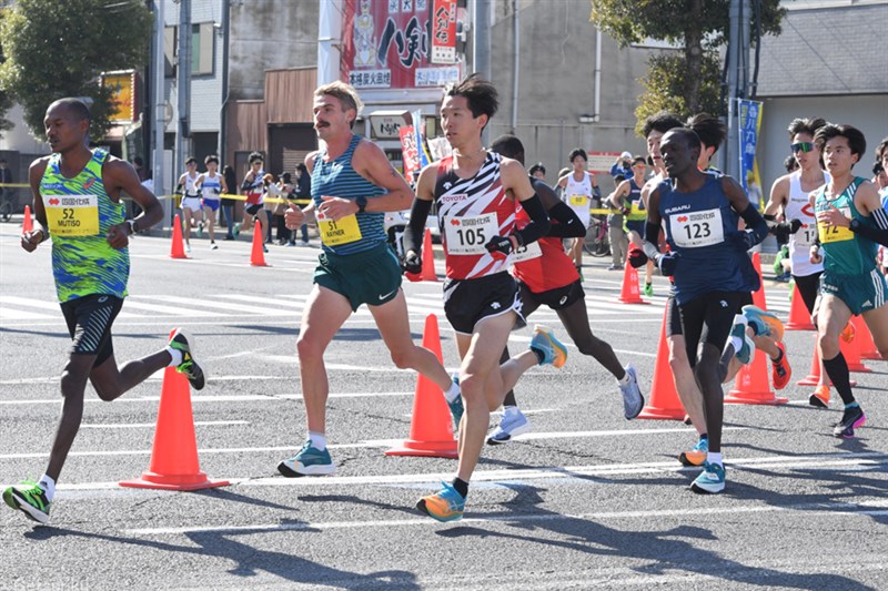 「中途半端なところで終わってしまった」積極レースの太田智樹は日本歴代3位のタイムも納得せず ／丸亀ハーフ