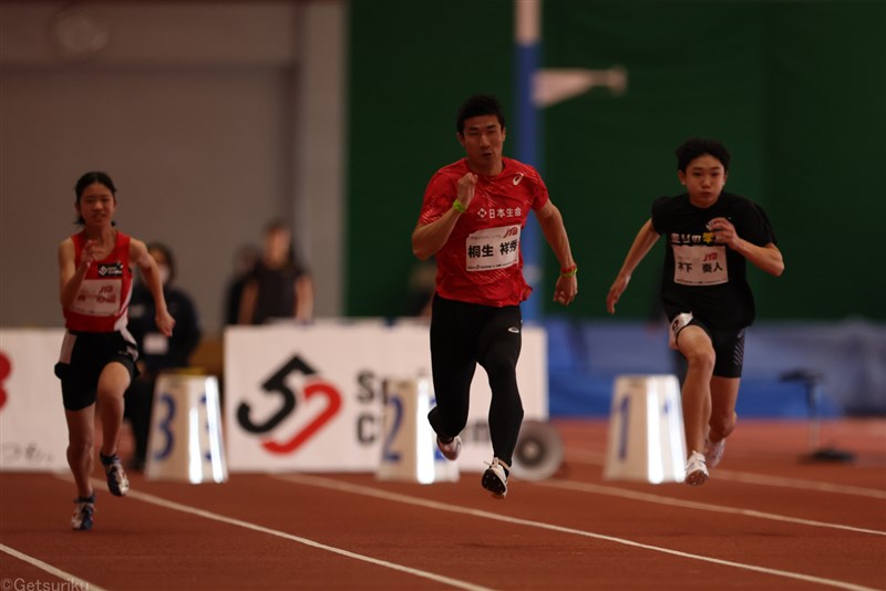 桐生祥秀が自身主宰の小学生とのガチ50m対決で6秒07！休養後の初レースに笑顔／JAG大崎