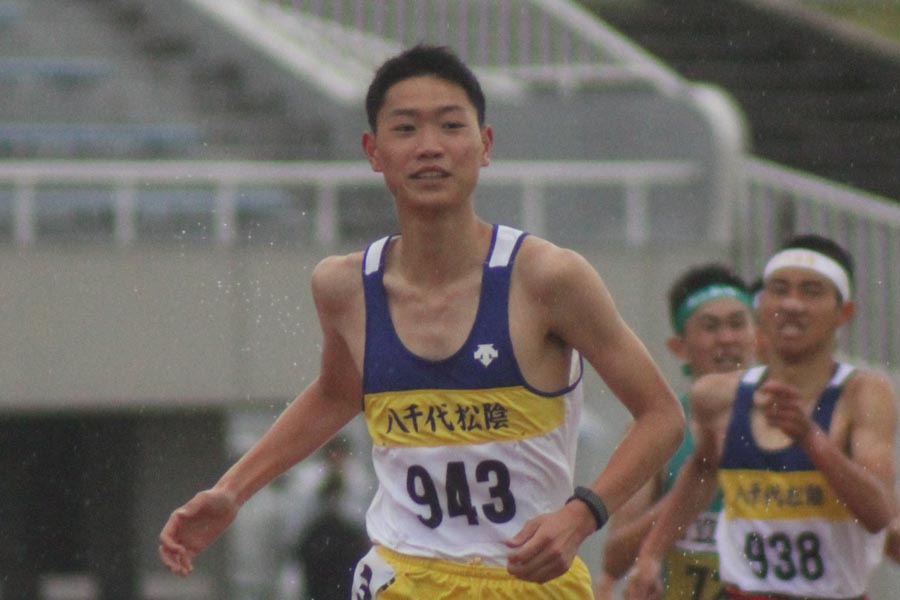 吉澤珠理が女子棒高跳で3m90！鈴木琉胤が1500m＆5000mを制し中長距離2冠！／IH千葉県大会