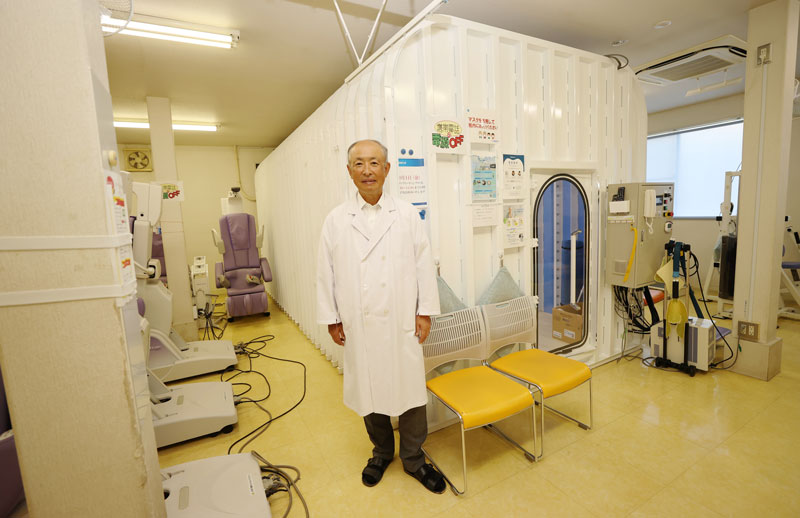 【菅原整形外科】 ｢治ってほしい！｣という情熱で大型酸素ルームを設置 　日本気圧バルク工業の2wayルームを導入、高気圧酸素＆低圧低酸素を診療に役立てる――