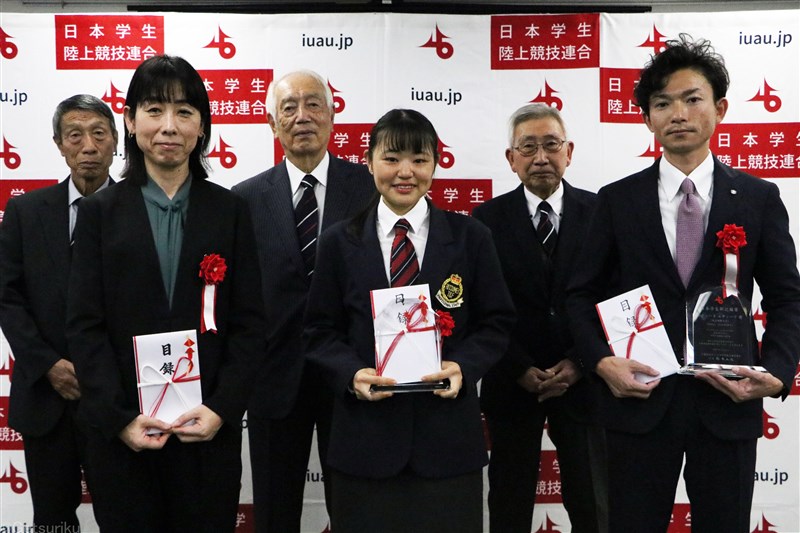 三浦龍司、村竹ラシッドらに日本学生記録章を贈与 ブダペスト女子20km競歩代表・柳井綾音は「パリ五輪の出場権を獲得し、世界で活躍を」