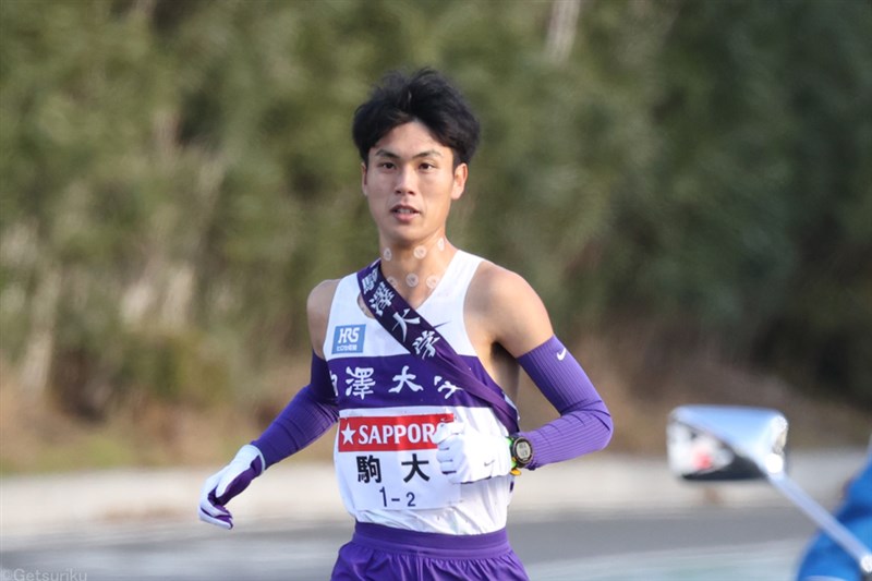 駒大2区・鈴木芽吹が悠々とトップを疾走！青学大が2位に浮上 早大、東洋大、國學院大が8人抜きでシード圏内へ／箱根駅伝