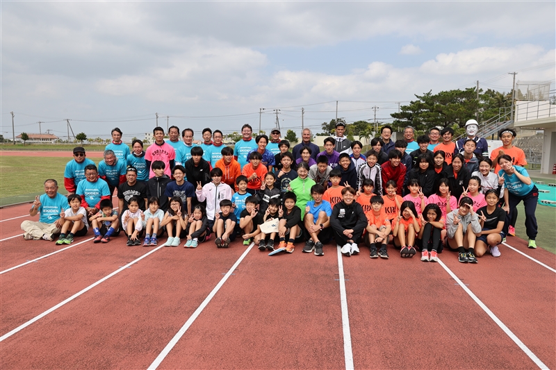 宮古島ファンランイベントで神野大地が地元の小中学生と交流