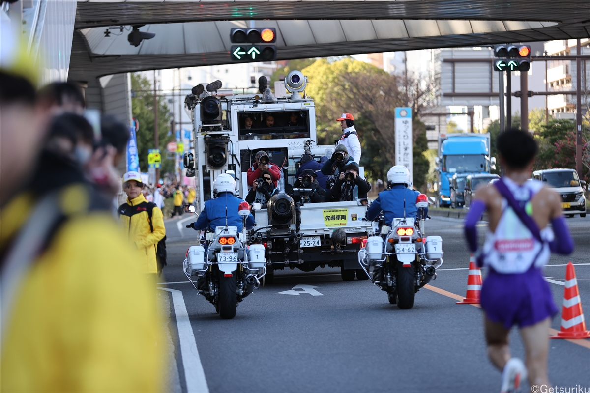 編集部コラム「駅伝とカメラ車とオムツ」