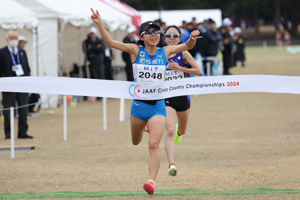 女子は酒井美玖が地元V！「世界で通用する選手になるためにもここで優勝したいと思っていた」／日本選手権クロカン