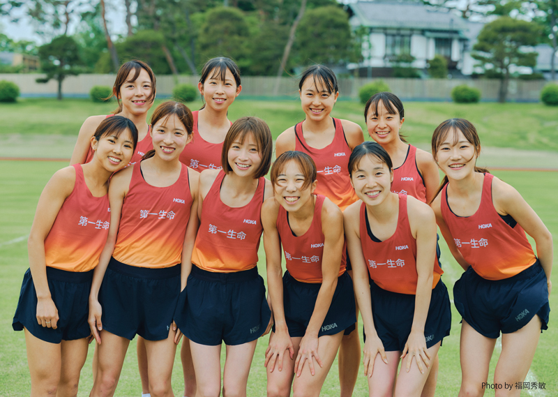 第一生命グループ女子陸上競技部とHOKAがパートナーシップ契約を締結　