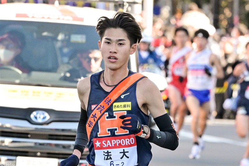 黒崎播磨に法大駅伝主将の⼩泉樹と創価大の濱⼝直⼈が加入！
