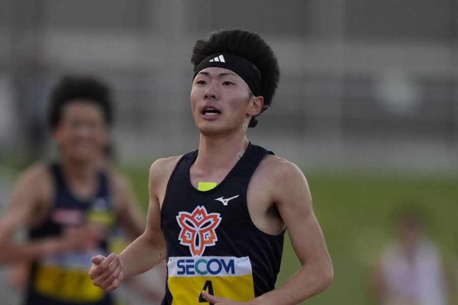 山崎丞が1部10000m日本人2番手の4位 後方の集団で冷静 「自分がしっかりレースを」／関東IC