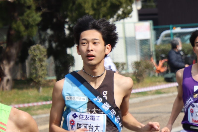 駿河台大・古橋希翁が1時間2分36秒で優勝！ 実業団選手らを抑える／士別ハーフ