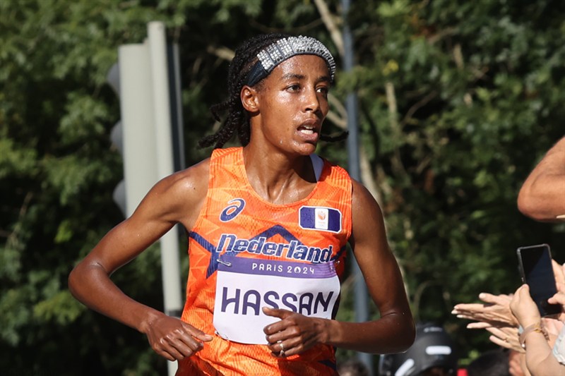 女子はハッサンが2時間18分22秒でV 世界陸上は見送り 男子はキロスが制しキプチョゲ敗れる／シドニーマラソン