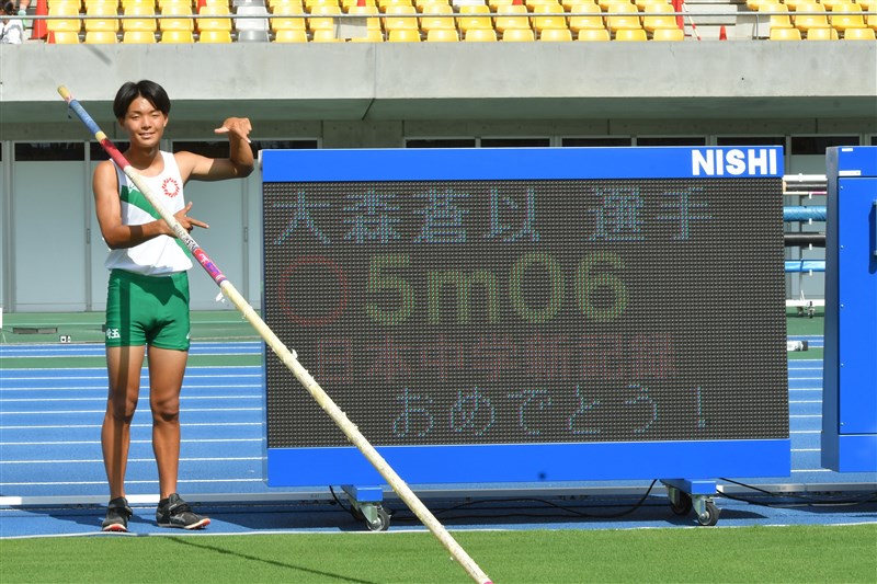 大森蒼以が棒高跳で中学新記録の5m06！従来の記録を7年ぶりに更新／関東中学