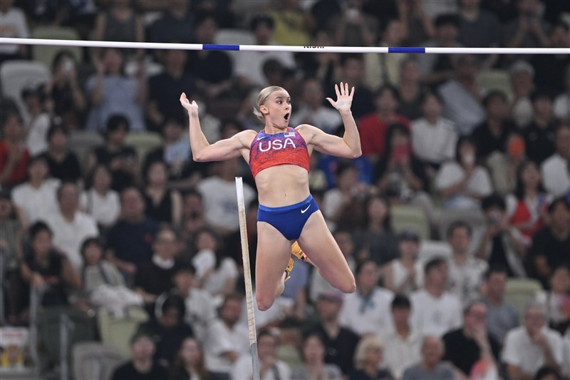 棒高跳ムーンが4m90でイシンバイェワ超えの3連覇！モリスとの白熱の米国対決制す／東京世界陸上