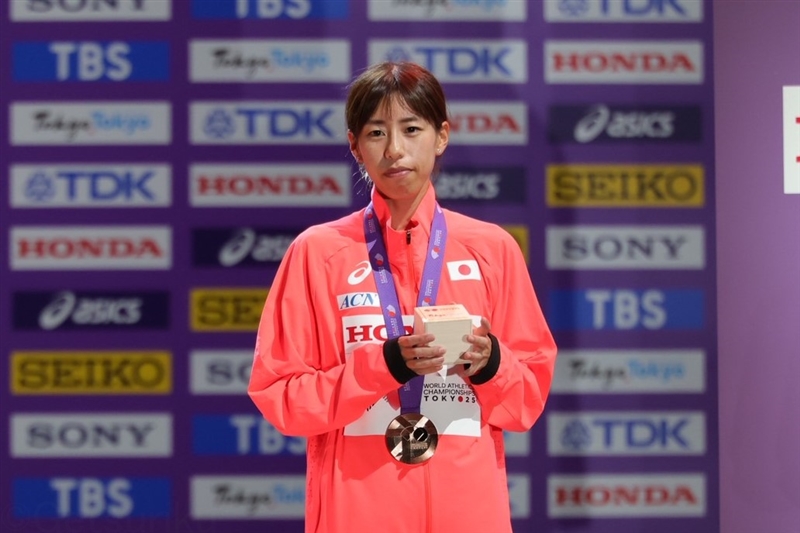 20km競歩・藤井菜々子 銅メダルを手に「実感が湧いてきた」 祝福メッセージ140件に驚き／東京世界陸上