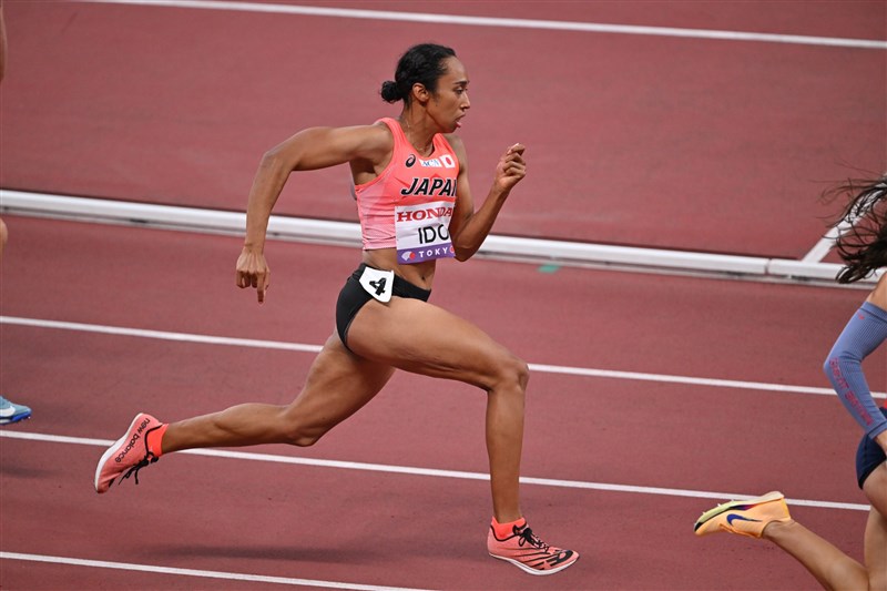 女子200m井戸アビゲイル風果が14年ぶり快挙！ 22秒98で準決勝進出／東京世界陸上