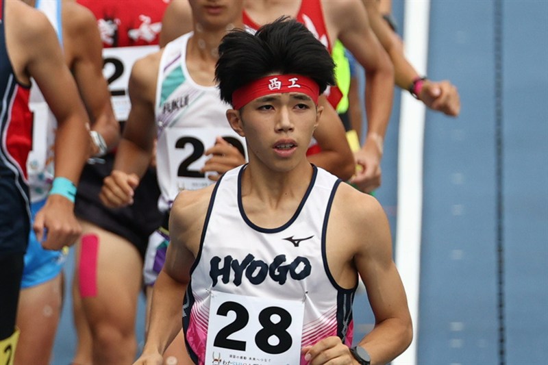 新妻遼己が少年A5000m制覇「留学生に勝ち切れたのは自信」次は駅伝「都大路1区で勝負できるように」／滋賀国スポ