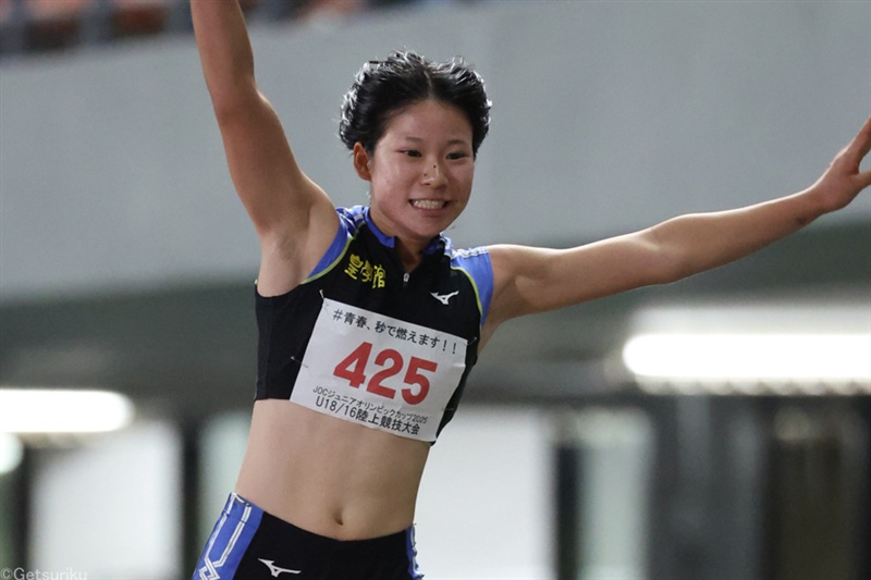 女子三段跳・岡島奏音が12m81で悲願の日本一！ 「先生を信じてやってきてよかった」／U18・16大会