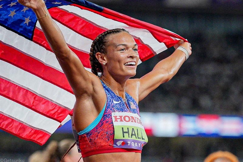 七種競技女王・ホール NFLスター選手と婚約発表 マクローリン・レヴロンらも祝福