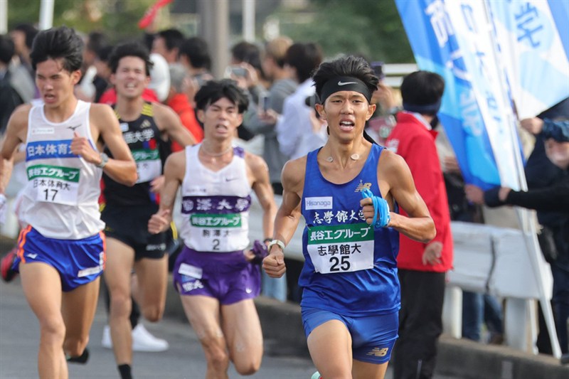 1区は初出場の志學館大がトップ通過！ 早大、國學院大、駒大続く 青学大は8秒差11位／全日本大学駅伝