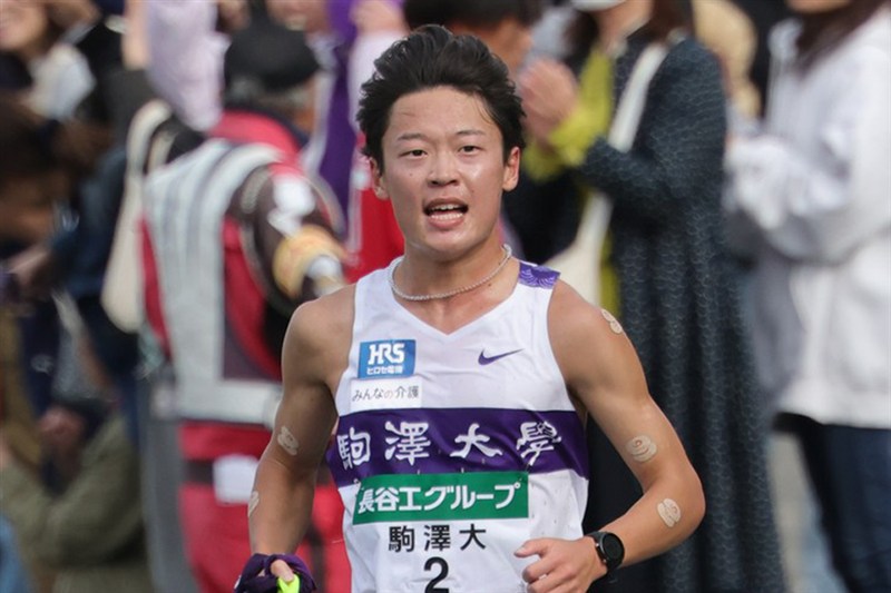 3区は駒大が競り勝ちトップ中継！ 國學院大と中大が1秒差で追う 青学大も浮上／全日本大学駅伝