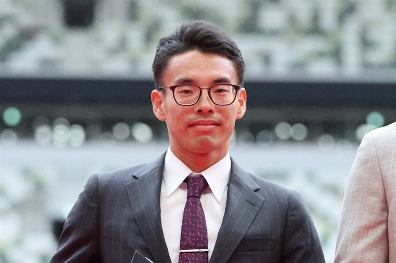 20km競歩世界新の山西利和が優秀選手賞「お世話になった方から“バトン”をいただけたことが大きい」／陸連アワード