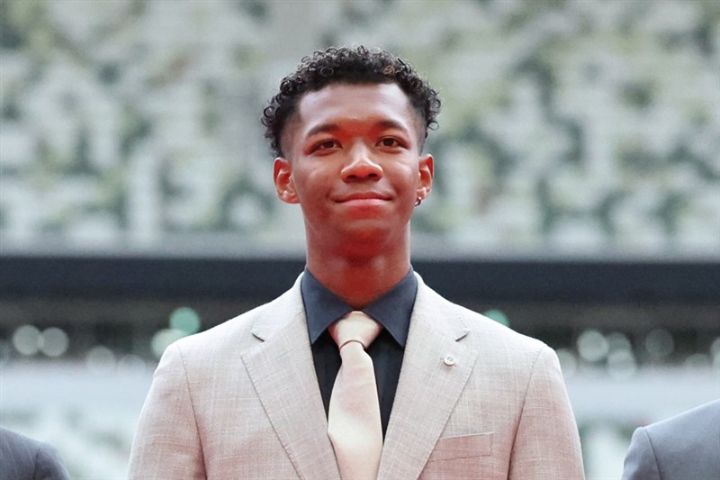 110mH・村竹ラシッドが優秀賞受賞！「一番の成果は12秒台」メダル獲得へ「ここで終わるつもりはない」／陸連アワード