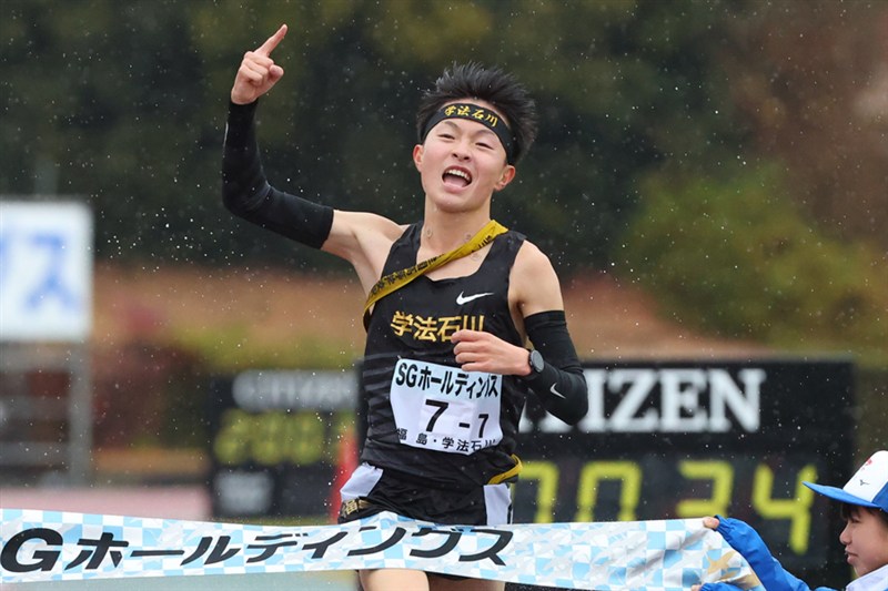 学法石川が2時間0分36秒の高校最高で初V 「最高の結果で終われた」 1区から首位独走／全国高校駅伝・男子