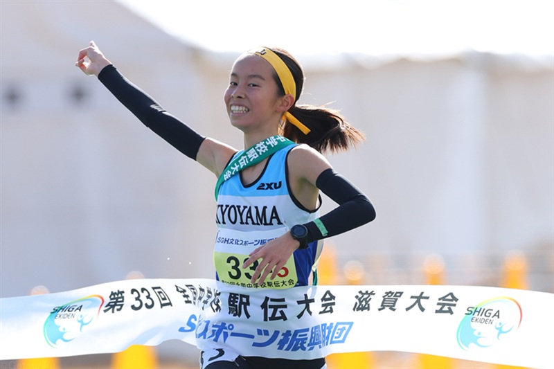 重圧に打ち勝った京山が女子3連覇 逆転の下田千紗都「苦しい時期を乗り越えられた」／全中駅伝