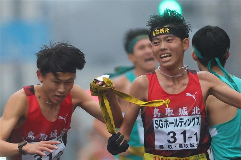 部員全員で戦った鳥取城北は初入賞の4位 「タスキリレーができてうれしかった」／全国高校駅伝・男子