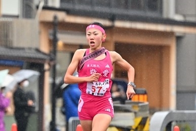 800m日本記録保持者・久保凛は区間3位で連続入賞に貢献 「駅伝に出させてもらえて幸せ」／全国高校駅伝・女子