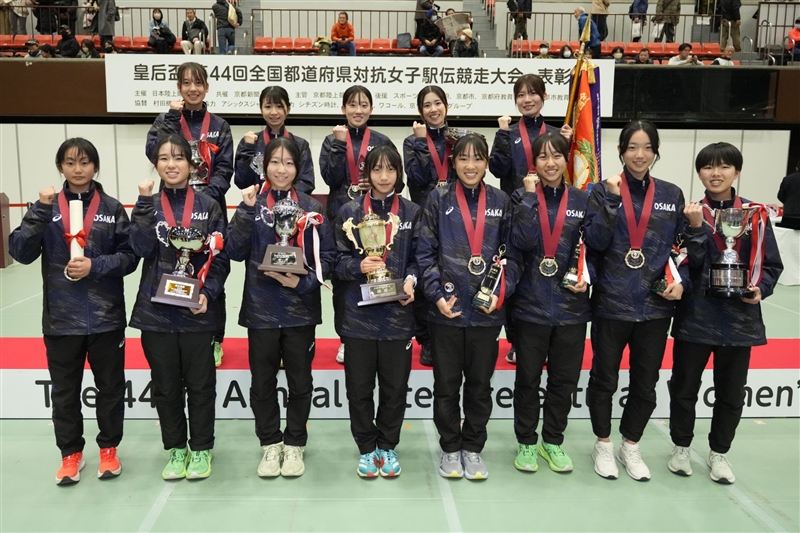 3年ぶりVの大阪 想定外アクシデントも全員でカバー「攻めの走り」で大逆転／都道府県女子駅伝