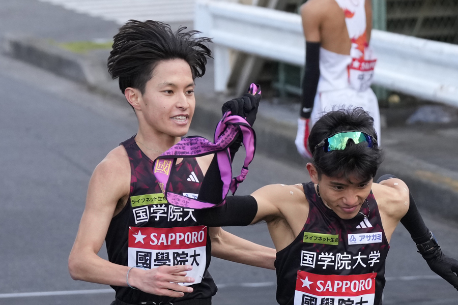 1区は國學院大・青木瑠郁が区間新記録！ 大学史上初の首位中継 中大が9秒差2位／箱根駅伝
