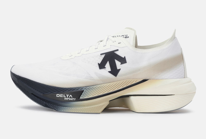 デサントからトップランナー向けランニングシューズ「DELTAPRO EXP V3」が1月14日より発売！