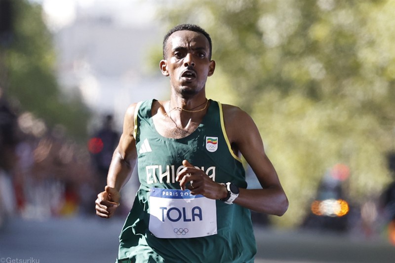 パリ五輪金・トーラが2時間5分40秒の大会新V 故障からの復帰戦飾る 女子はゲザハンが自己新／ドーハマラソン