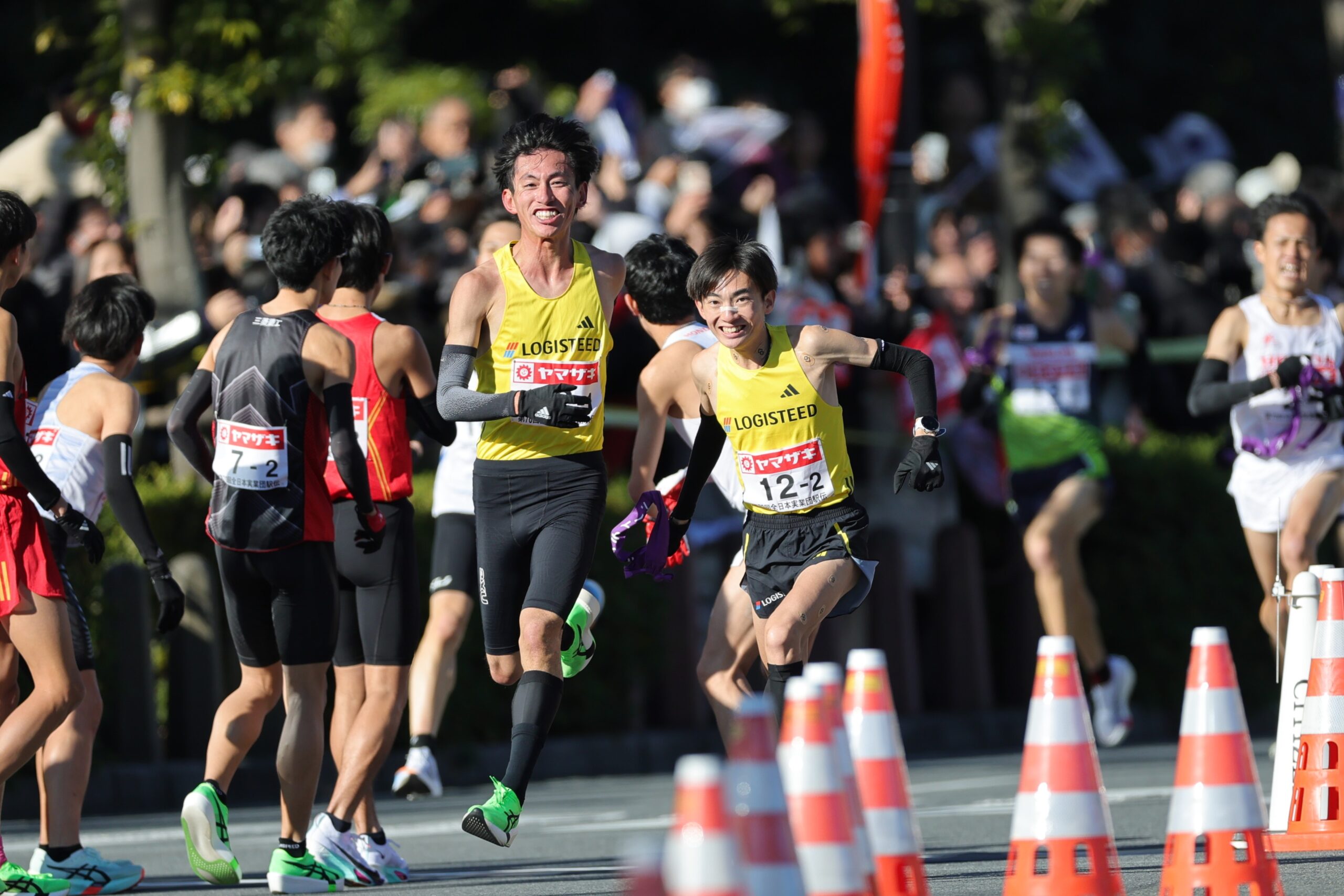 ロジスティードが首位中継！中国電力、Hondaが僅差で2、3位が10秒以内に14チームの大混戦！／ニューイヤー駅伝