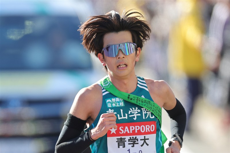 青学大が9区・佐藤有一の好走でさらにリード奪う！ 日大、中央学大、帝京大が僅差のシード争い／箱根駅伝