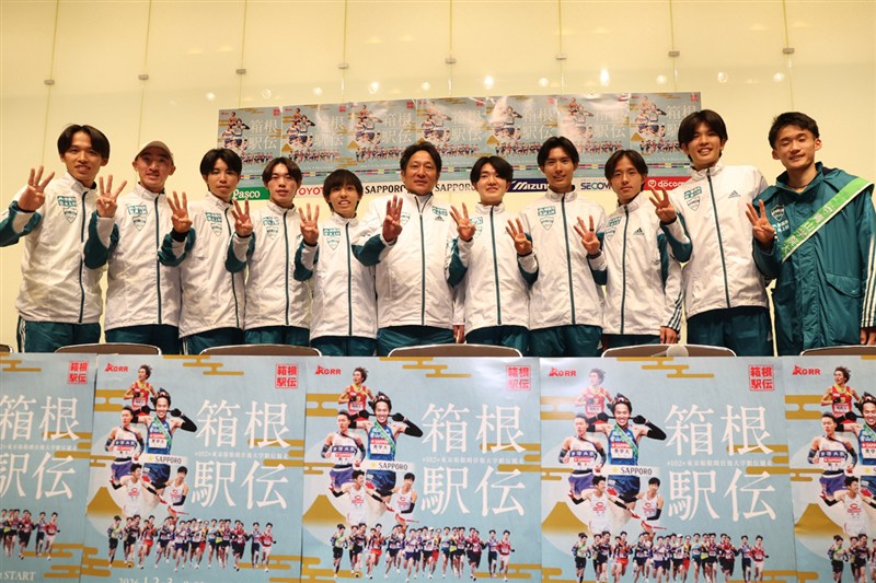青学大 史上初の2度目V3「技体心」とメソッドの継承 出遅れも「前を追いかけるプライド」示し前人未踏大記録／箱根駅伝