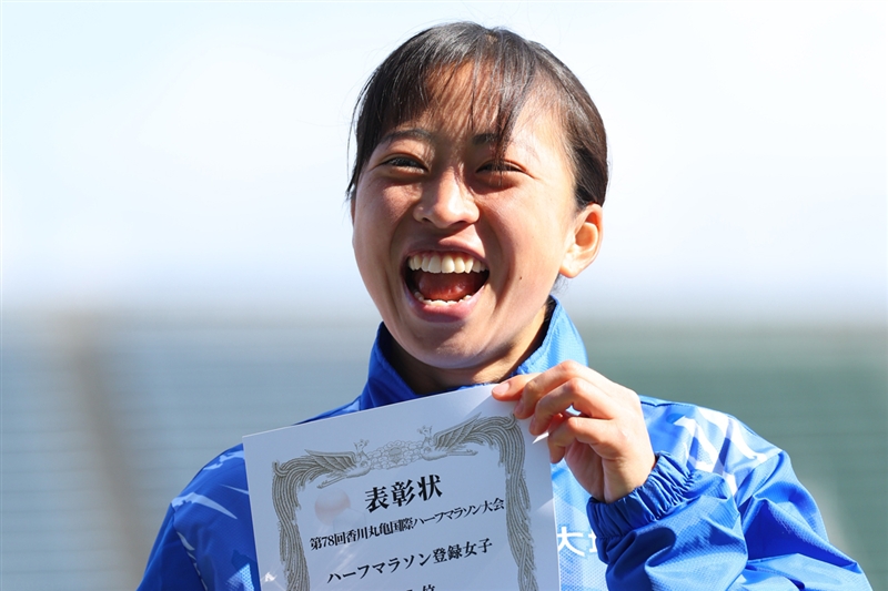女子は小林香菜（大塚製薬）が日本人トップの5位 自己記録に届かず「脚を使ってしまった」／丸亀ハーフ