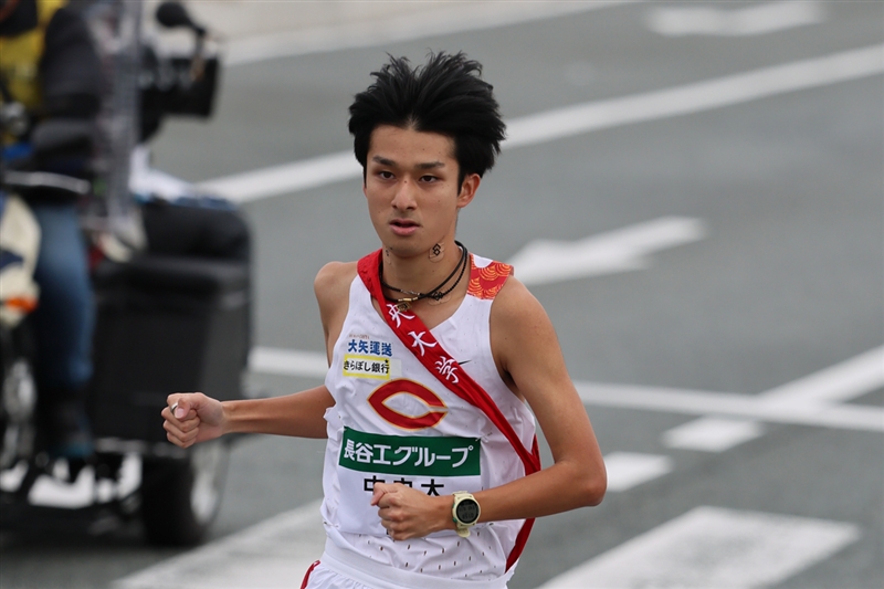 中大2年生コンビ佐藤大介・岡田開成が同タイムでワン・ツー！昭和記念公園舞台のハーフで力走